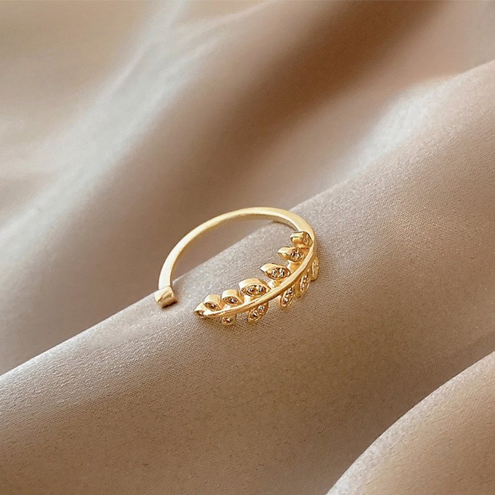 Peace Oliver Leaf Golden Ring - Picture 6 of 11